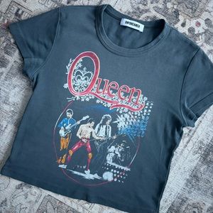 Queen crop T-shirt (midi length) smaller fit